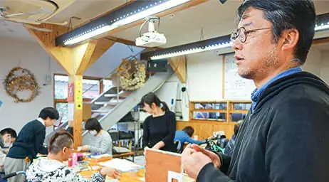 福岡市内に3箇所あるアトリエで創作活動を行っている「工房まる」