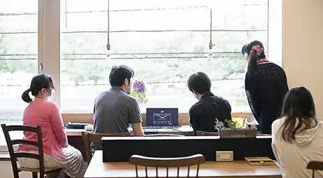 ミナトマチファクトリーで活動している人たちとの打ち合わせ風景
